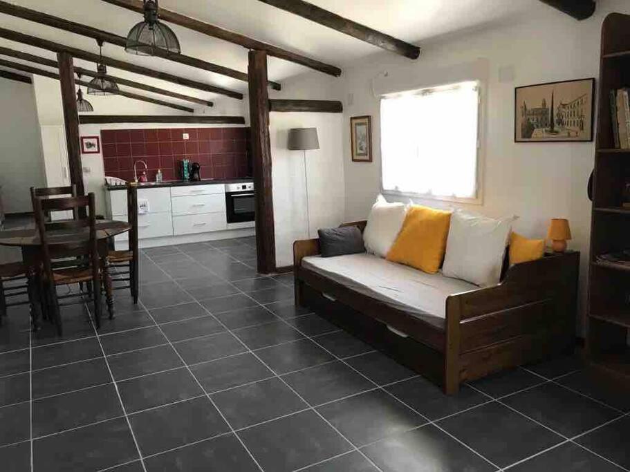 Logement Insolite Au Coeur D'Une Ecurie Arles Exteriér fotografie