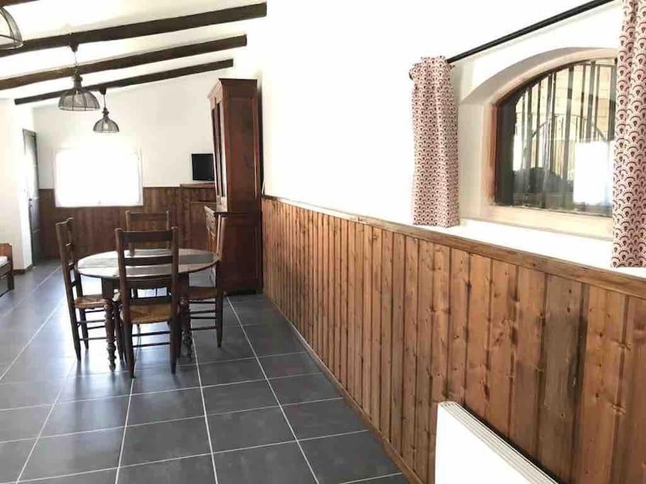 Logement Insolite Au Coeur D'Une Ecurie Arles Exteriér fotografie