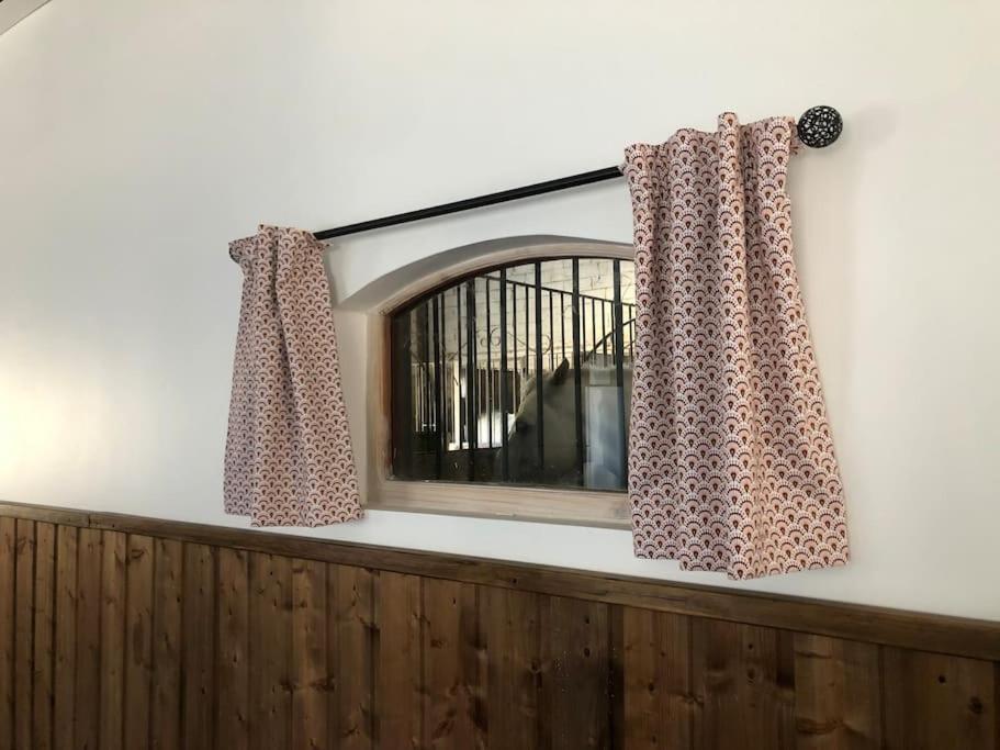 Logement Insolite Au Coeur D'Une Ecurie Arles Exteriér fotografie